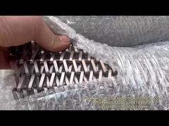 Vea por qué elija el tabique decorativo de la malla de la malla de alambre del OEM para las fachadas