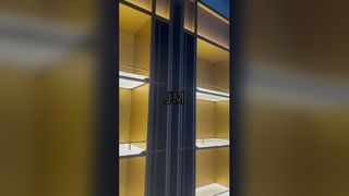Malla metálica para decoración de closet o gabinete.