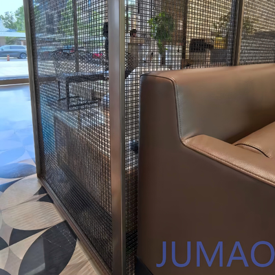 Los paneles de vidrio laminado de malla decorativa para muebles aportan calidez y brillo a los interiores